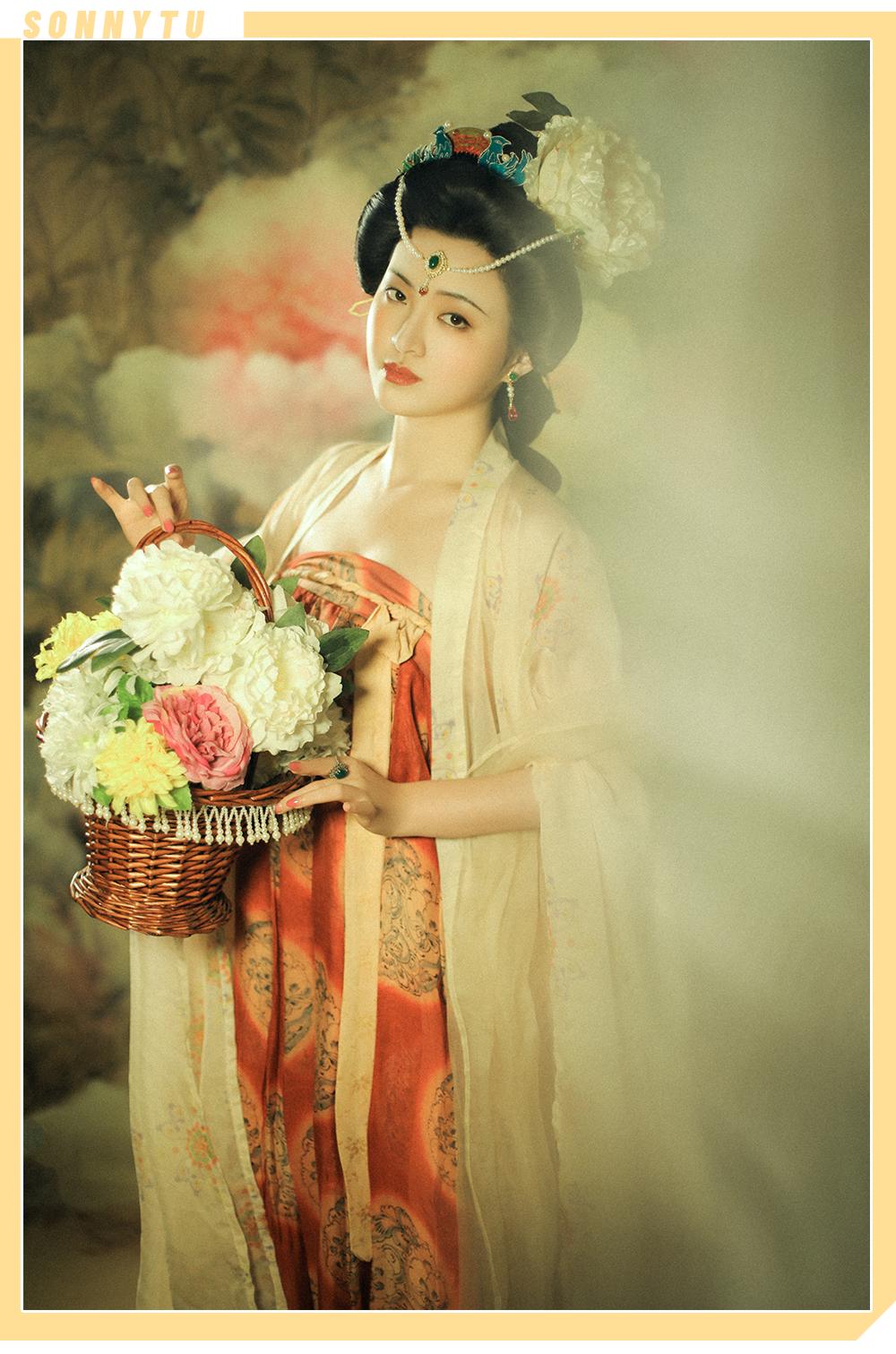 胸很大但不聚拢正常吗,胸大胯不宽屁股扁平