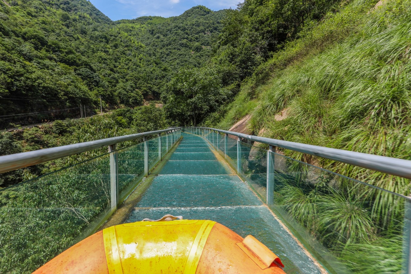 桐庐山湾湾漂流门票多少,桐庐山湾湾漂流景区在什么地方