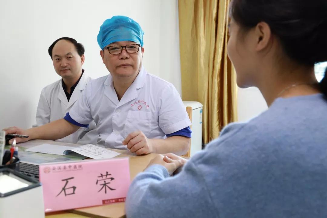 福建省人民医院石荣主任,肛肠科医生石荣