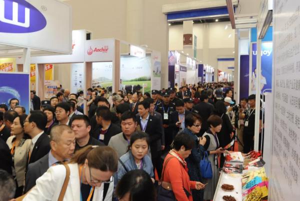 一大波美食正向你靠近,一大波美食来临