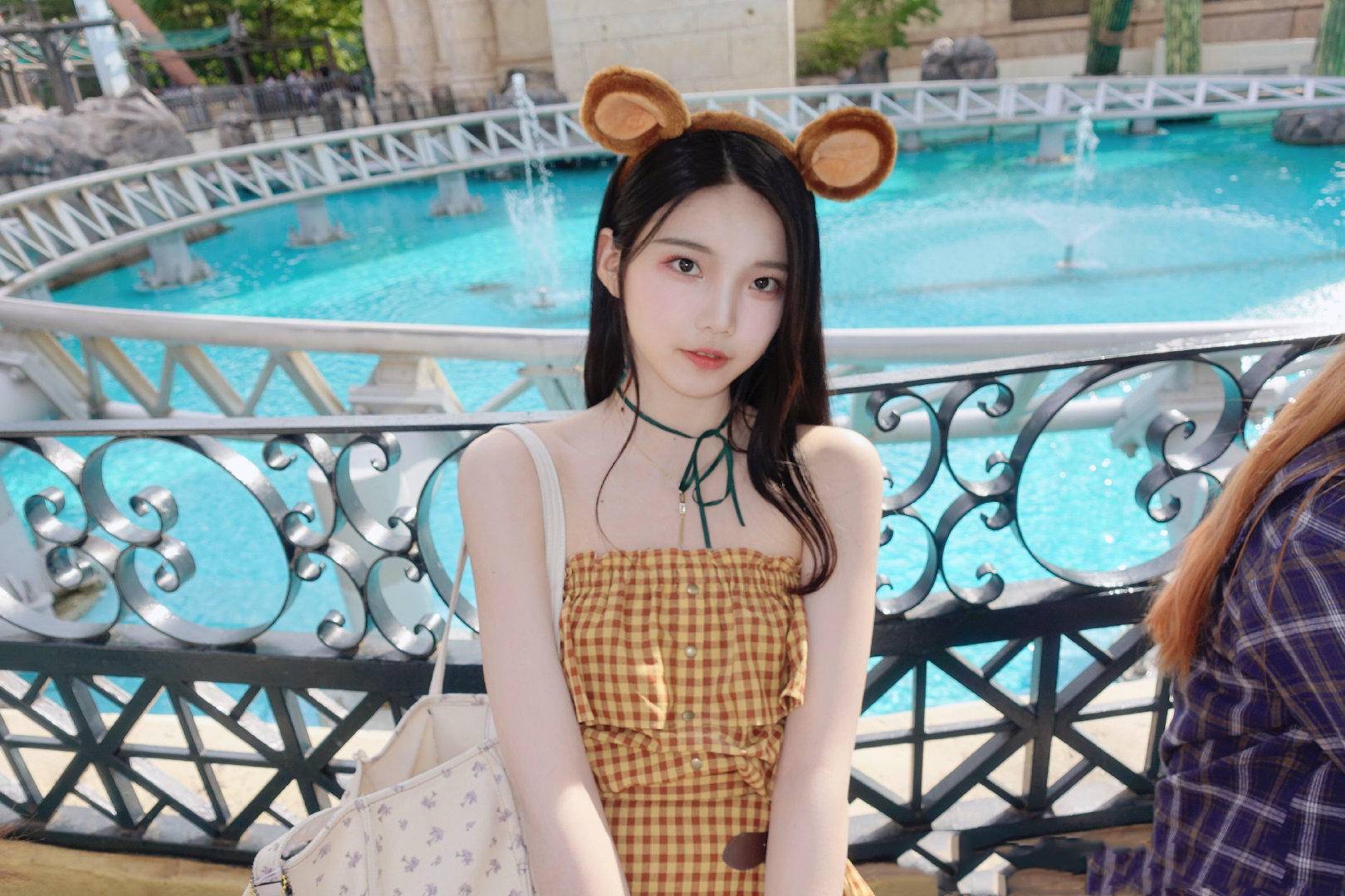 刘诗诗刘亦菲粉裙,刘诗诗杨幂惊艳高级照片