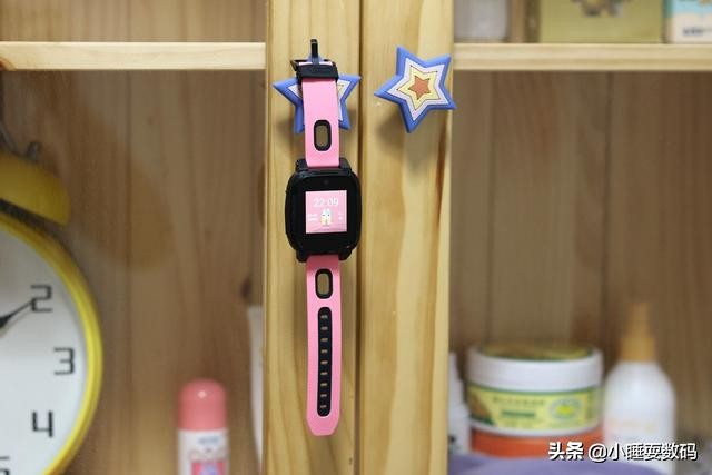 除了视频电话，还能提高孩子英语口语能力，搜狗糖猫儿童手表JOY2