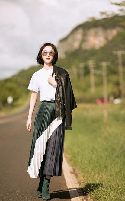 舒畅日常穿搭 (舒畅同款牛仔服配百褶裙)