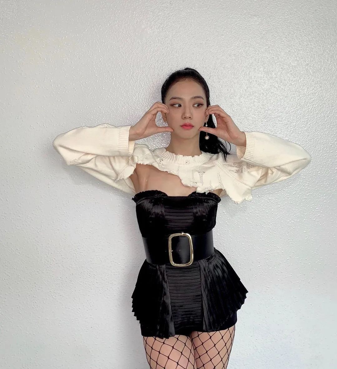 她是因为想要*引勾**男性才作如此打扮？