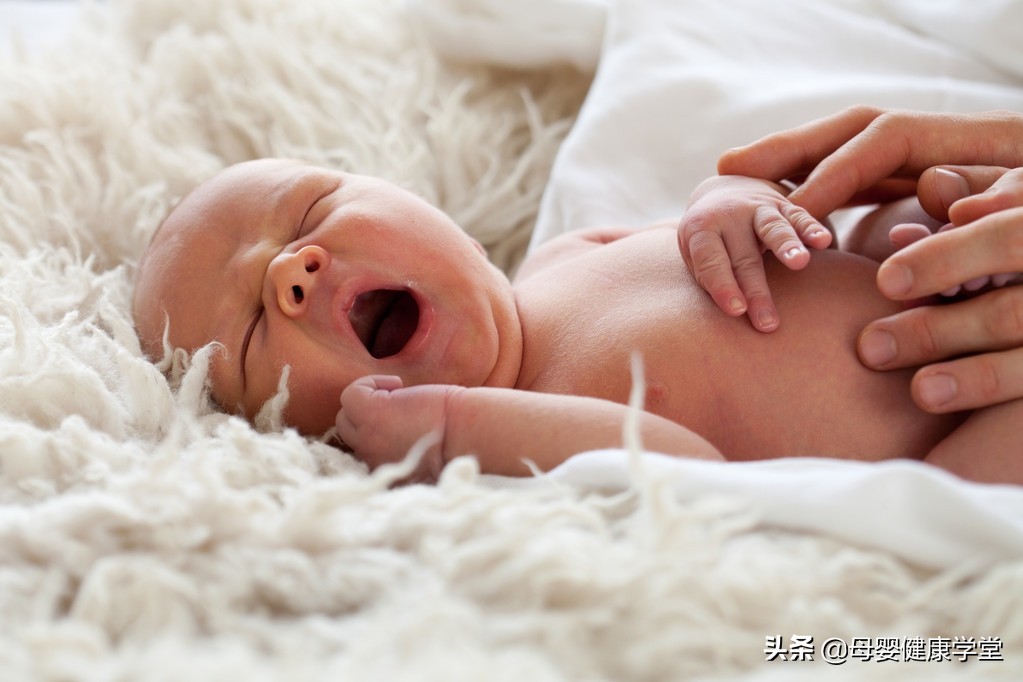 33天宝宝吃母乳注意事项,32天的宝宝吃母乳总是呛奶