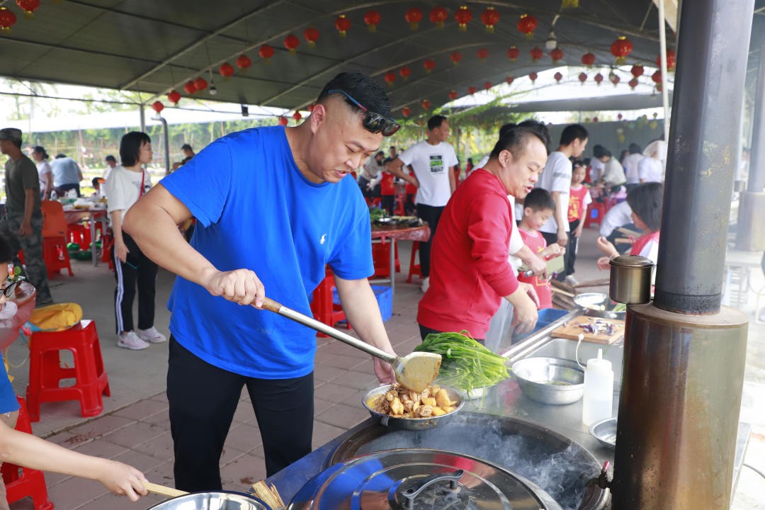 东莞东城万达亲子活动,亲子足球嘉年华广州上演