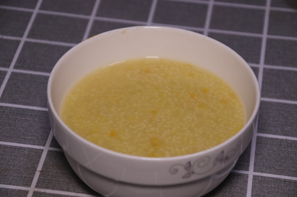 熬小米粥怎样不溢锅,熬小米粥别直接加水