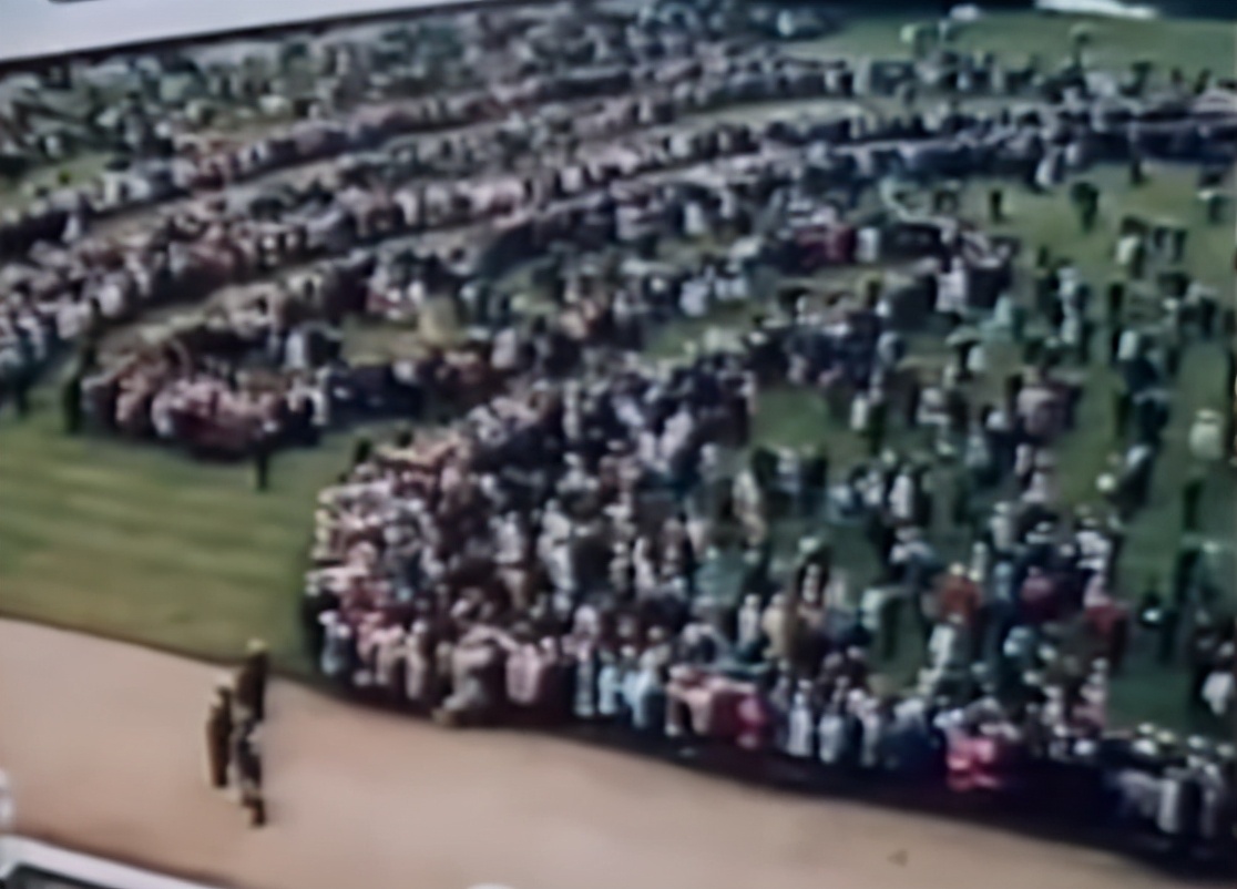 英女王下令封杀50年!王室私生活*片禁**遭泄露,百万人在线吃瓜