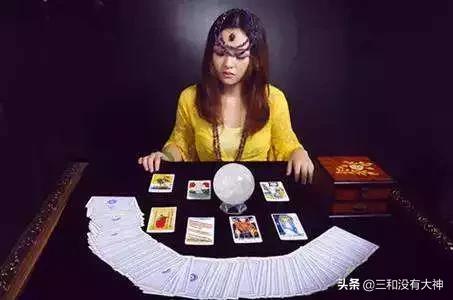 少壮不努力长大靠迷信图片,少壮不努力长大怪水逆