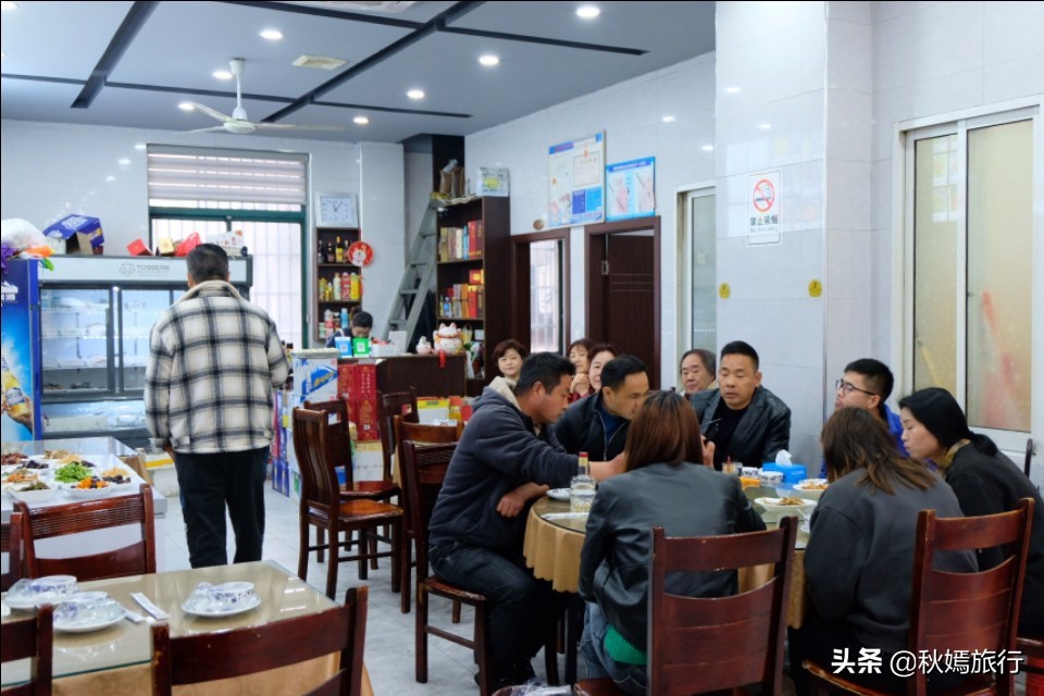 春雨菲菲游常熟滨江公园,浒浦江边品江鲜,23道菜共720元贵吗?