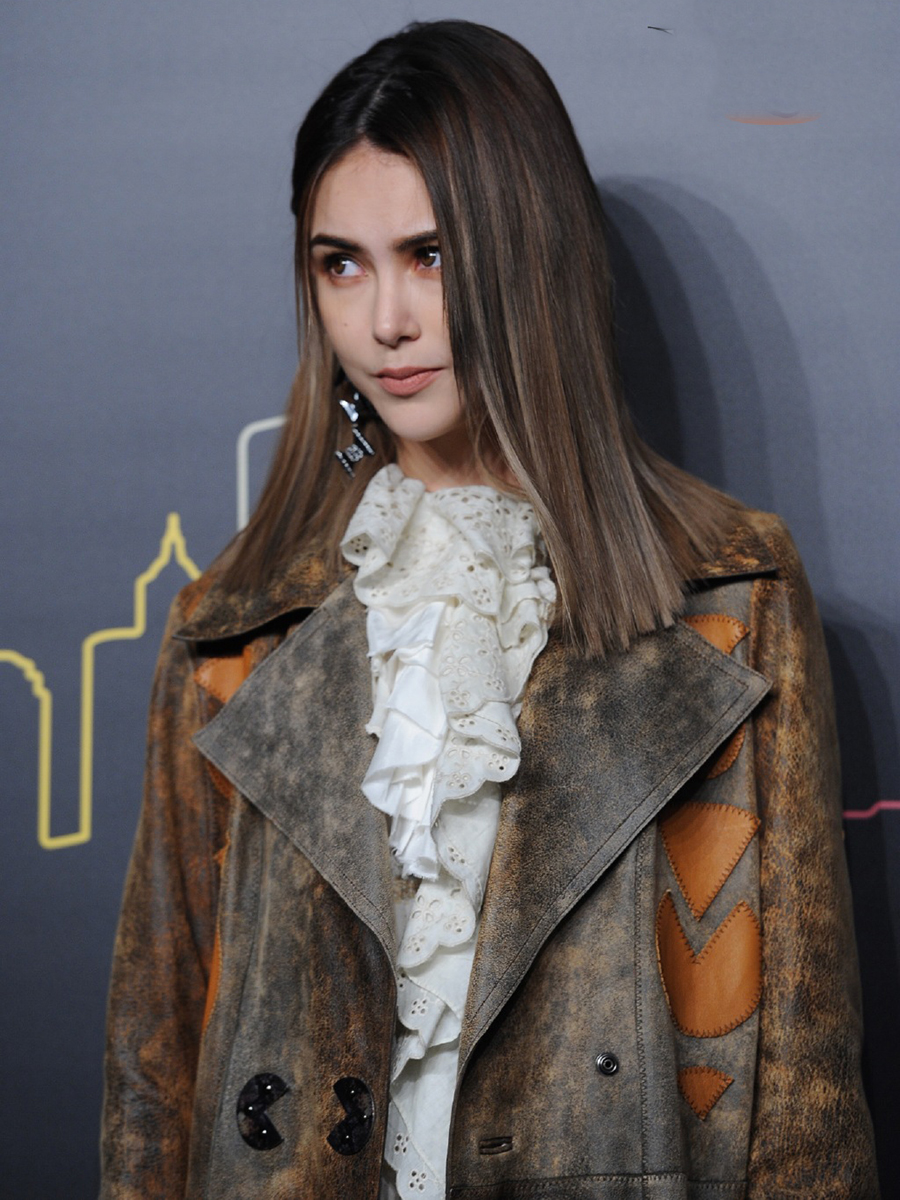 天王嫂昆凌染金发现身活动,天王嫂昆凌聚会的首饰衣着