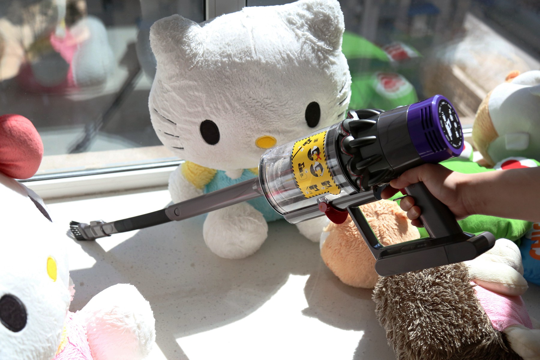 戴森v10吸尘器问题,戴森v10吸尘桶难以推开