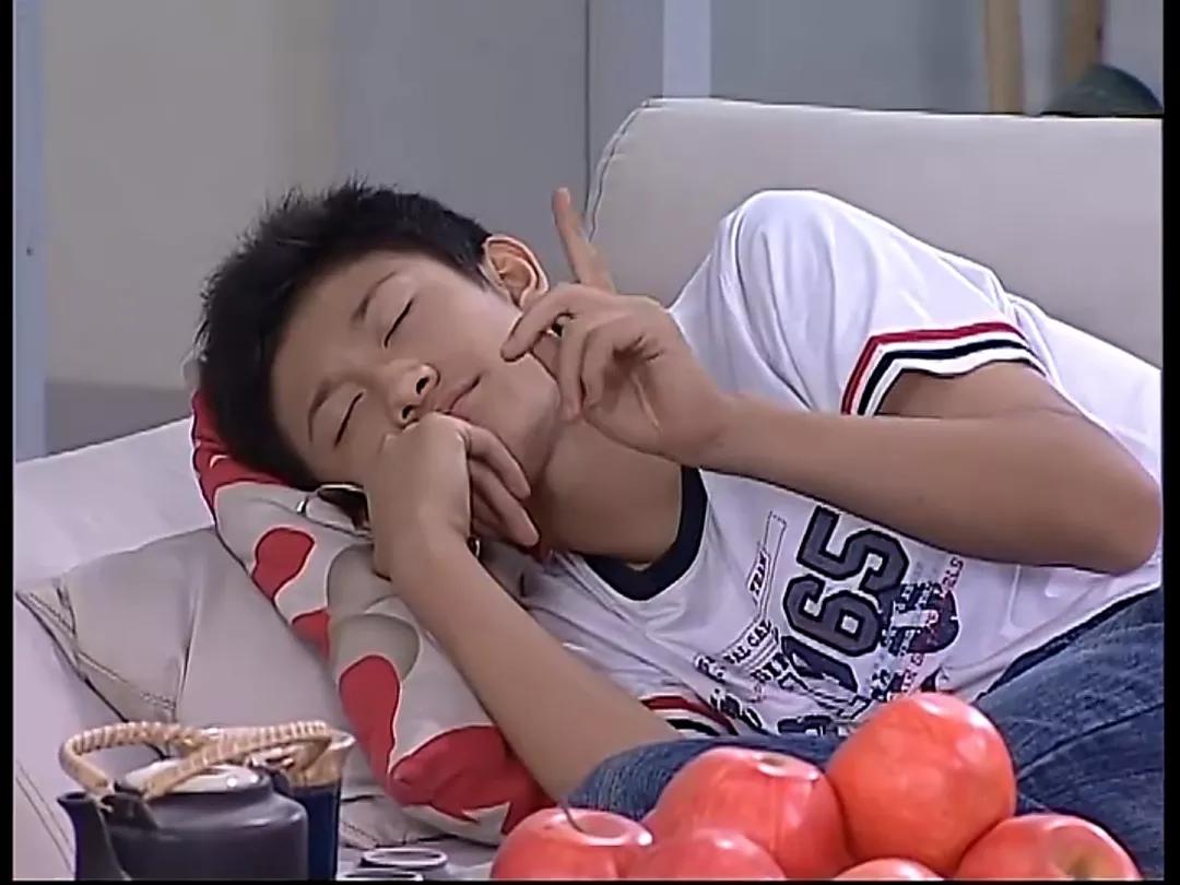 杨紫和张一山从小到大一个学校,刘星时期的张一山和杨紫多大