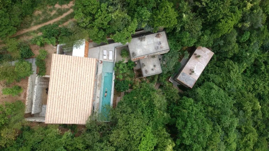 在冰岛最深的湖边自建木屋,自建木屋冰岛