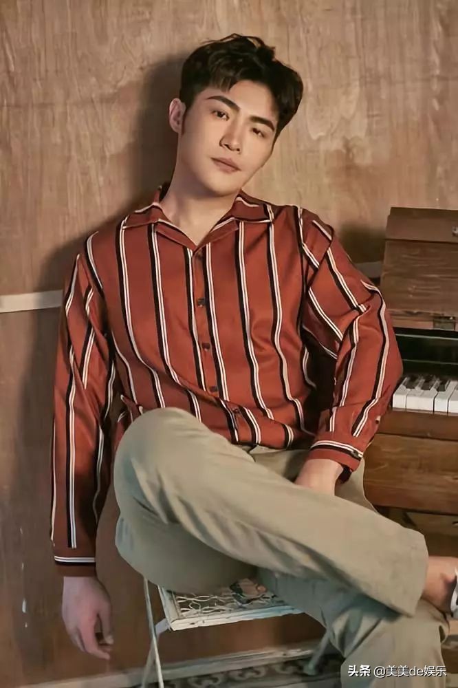 又一对剧组情侣,否认三连,男友被谢娜带进圈