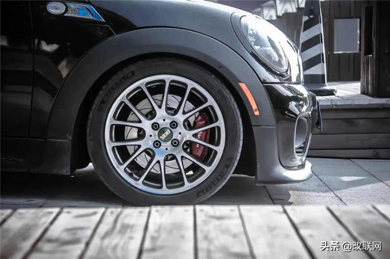 这是情怀体现的MINIR56JCW帅到爆炸