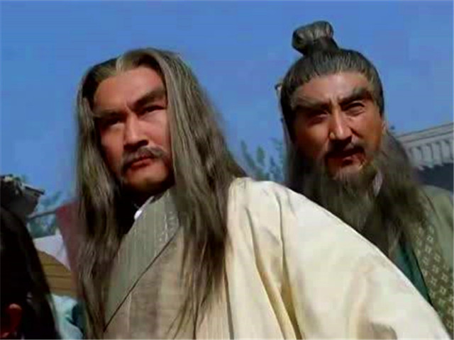 金庸笔下张三丰有4位师父，一觉远，一位五绝，两位不会武功