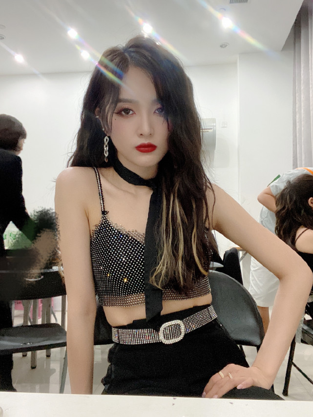 吴宣仪吓坏男艺人,吴宣仪被粉丝吓到