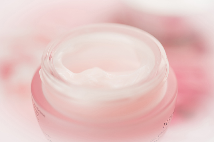 兰蔻化妆品旗舰店兰蔻粉水好用吗,兰蔻明星产品之兰蔻粉水使用测评