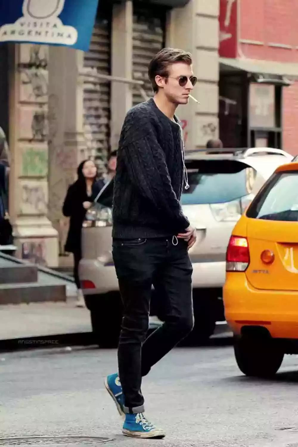 毛衣是冬季的基础单品,毛衣要更适合寒冬