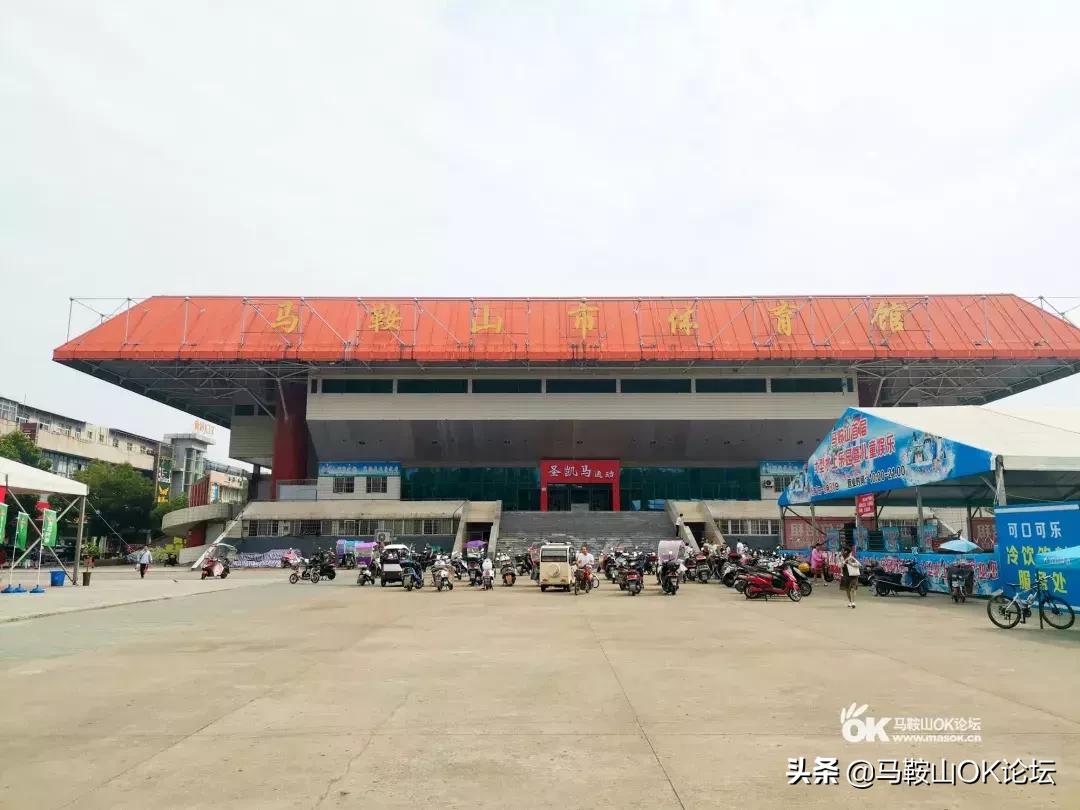 怀念在篮球场上挥汗如雨的日子,篮球场挥洒着青春与汗水的地方