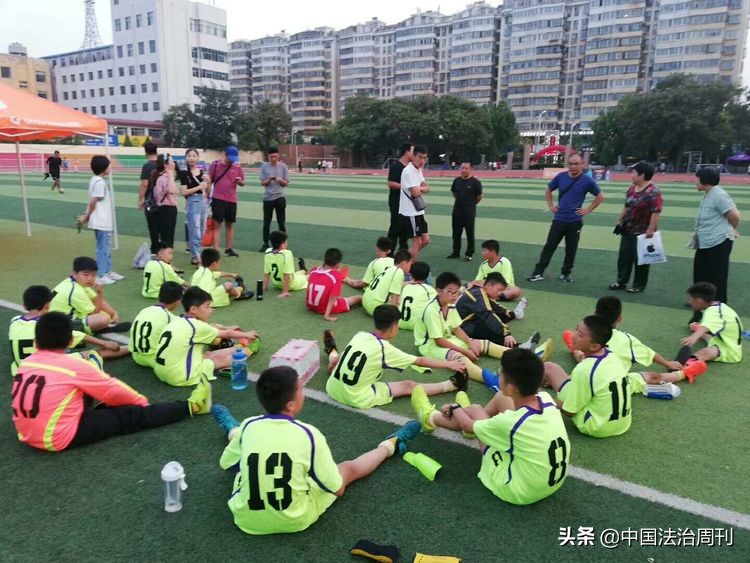 临汾市首届校园足球联赛，曲沃县实验小学足球队首日战报