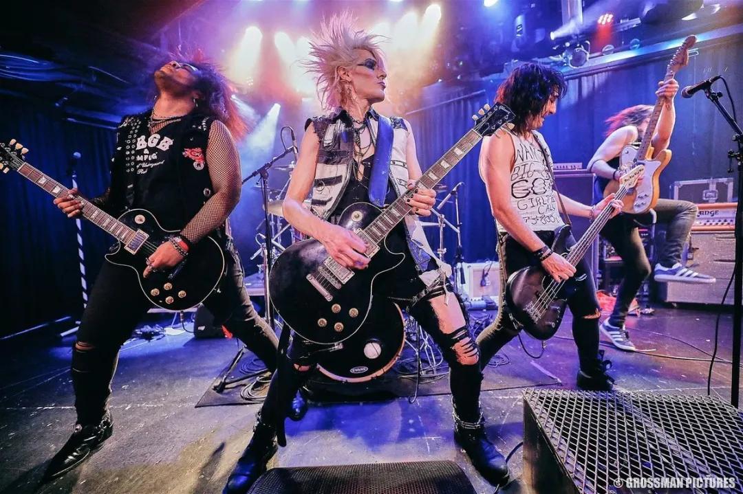 顶着疫情准备上路巡演，这支金属乐队真的不要命了吗？