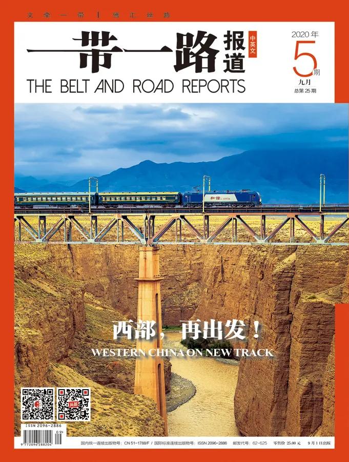 涓涓细流汇聚成浩瀚的大海,涓涓细流汇聚成海英语