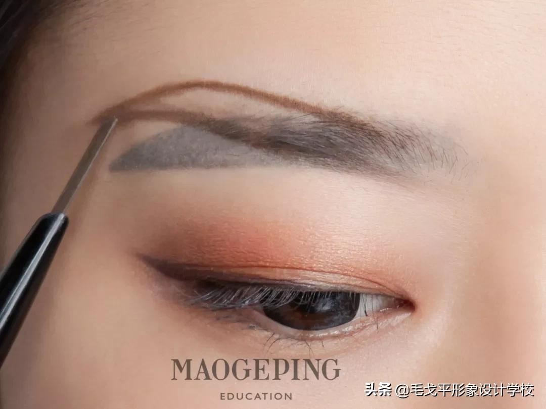 正确的修眉画眉方法,简单的修眉技巧和画眉方法