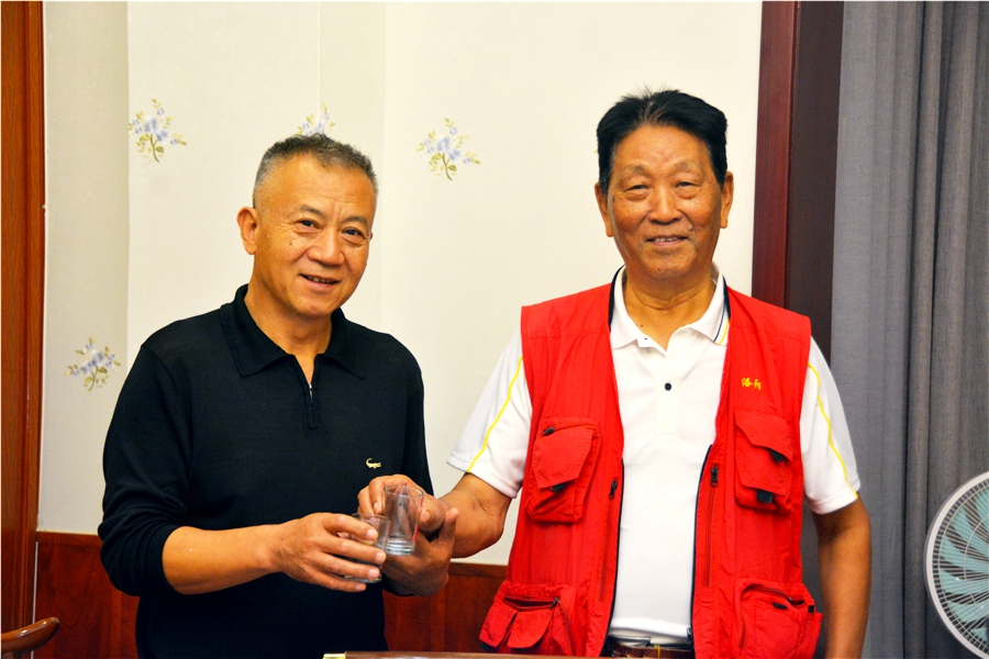 摄影艺术家走进河南洛阳「徐州人家土菜馆」喜迎中秋佳节