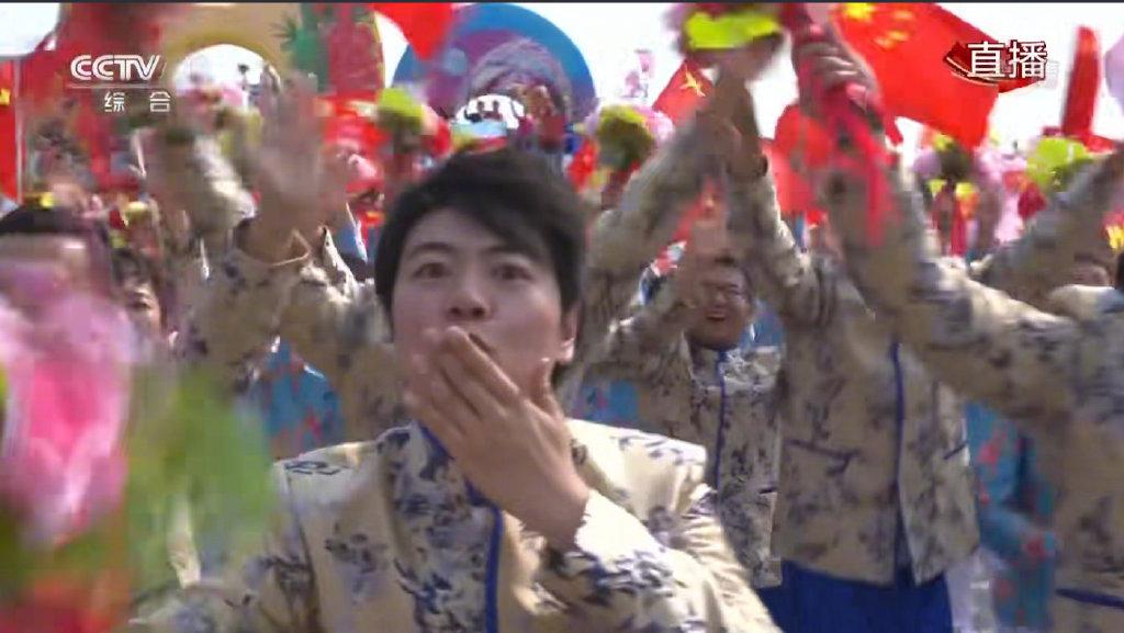 吴京邓超同台,吴京李晨胡军走红毯