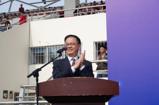 学校春季田径运动会开幕致辞,体育场第五届田径运动会开幕