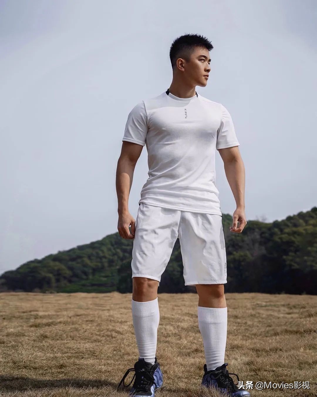 穿短裤比汪小菲还好看！奶凶腱子肉小狼狗，浴室照疯狂撩粉！