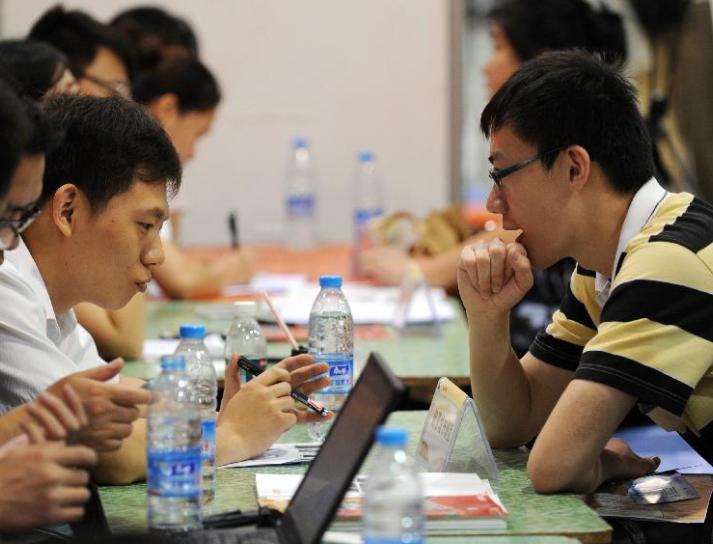 未来十年很吃香的3个专业,工资高、待遇好,选对了“钱途无量”