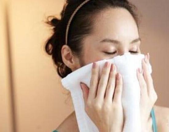 只有润唇膏如何迅速缓解嘴唇起皮,为什么每天涂唇膏都会起皮