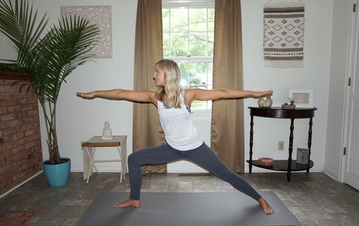 初学瑜伽必练基本动作,入门瑜伽每天必练8个动作