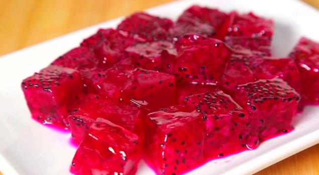 三伏天，教您做火龙果果冻，清凉滑嫩，爽口解暑，孩子吃了也放心