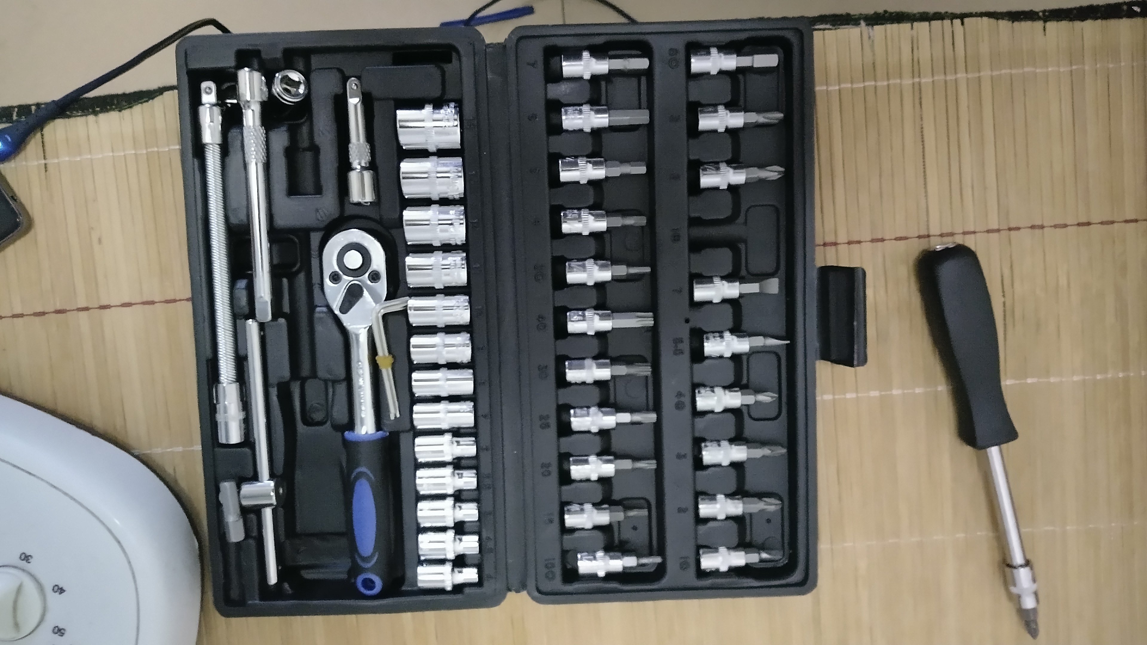 aoc显示器24w80p怎么拆,aocq3208vwg显示器怎么样