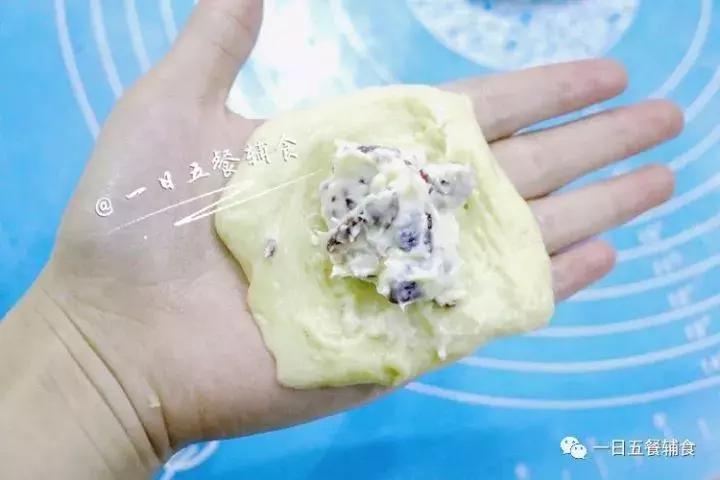 乳酪小餐包｜谁说面包一定没有营养呢？面包营养加倍升级