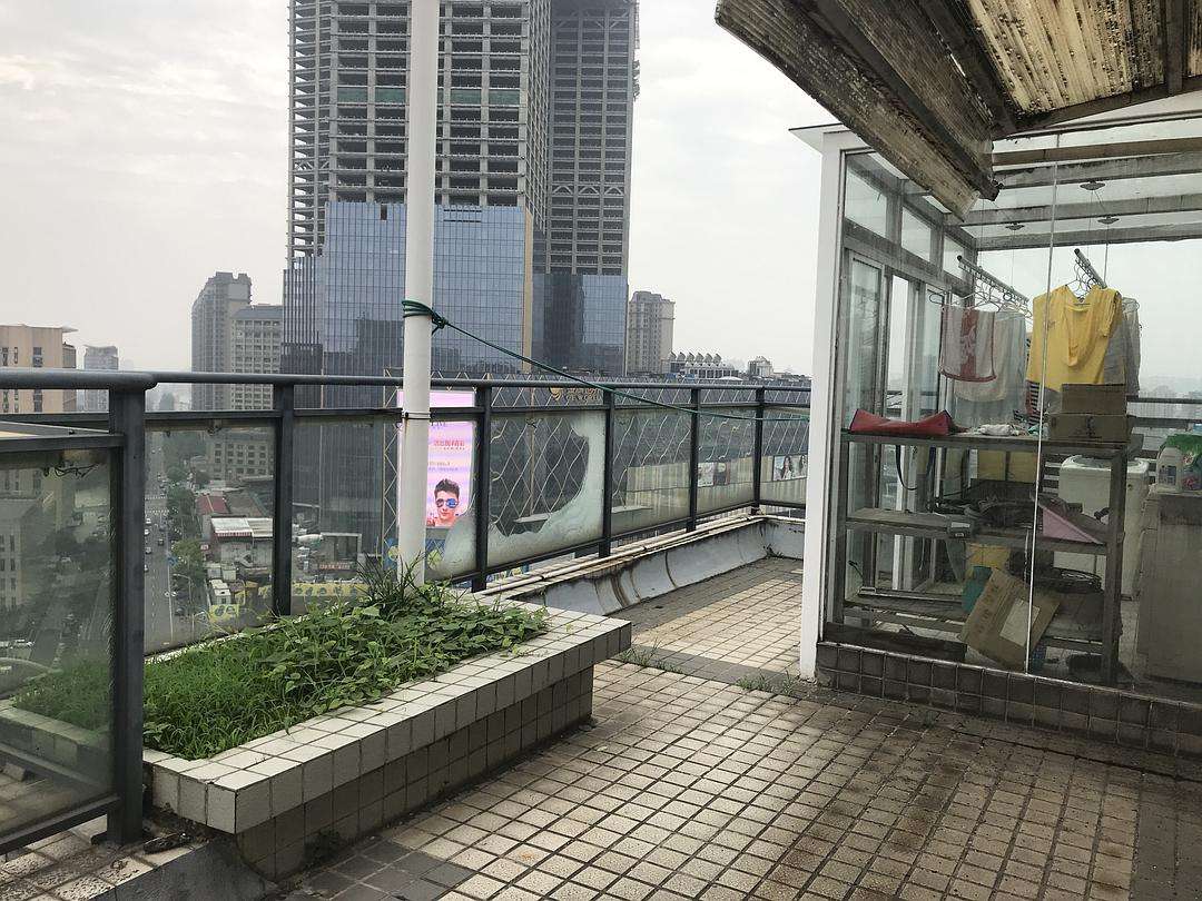 为何年轻人都往大城市买房,年轻人越来越后悔在城里买房