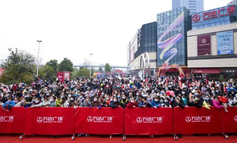 提档升级后,来消费的年轻家庭越来越多了,盘龙城商圈迎来“小春天”