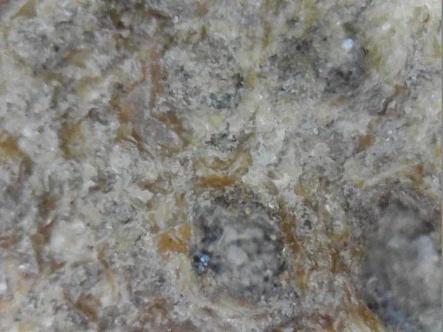 斜长石角砾岩无球粒陨石,月球混合碎硝角砾陨石