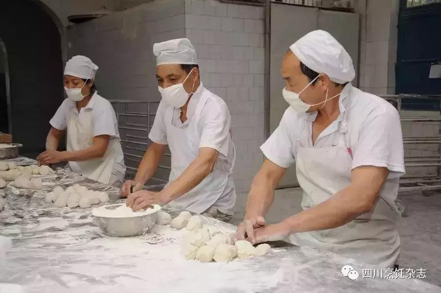 馒头做法自发小麦,老面馒头和酵母粉馒头区别