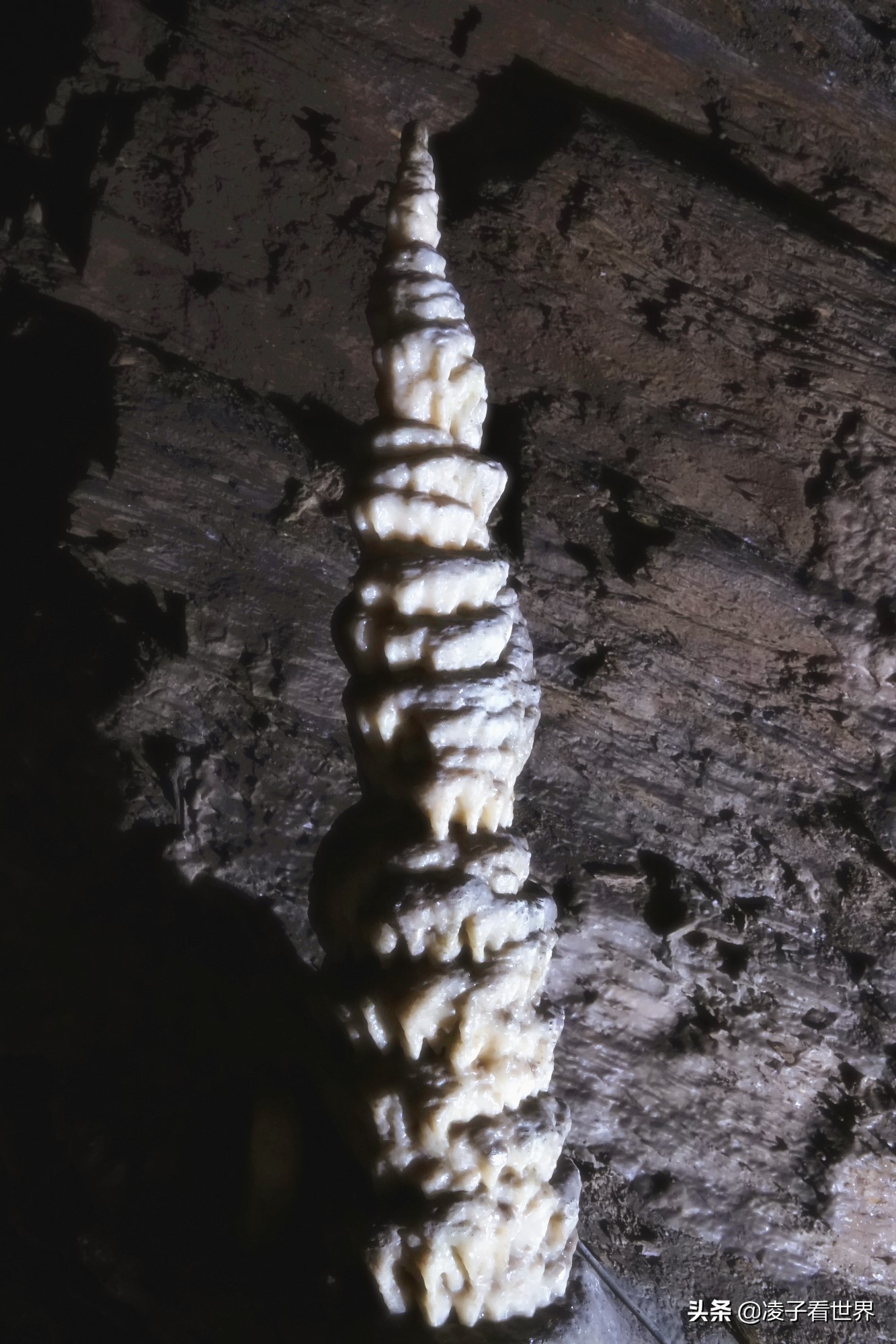 逃离北京40度高温，房山享受22度清凉，看银狐，逛古街吃铁锅炖