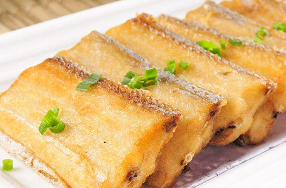 怎样炸带鱼不粘锅又简单又好吃,炸带鱼不粘锅的方法和技巧视频