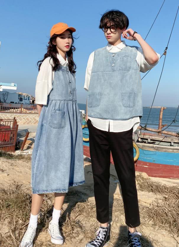 2021年最流行的情侣装温柔型,春天到了一起穿最特殊的情侣装吧