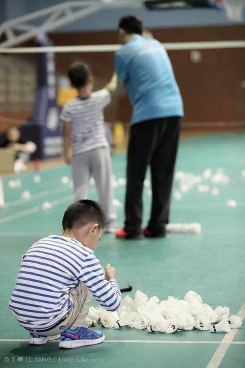 羽毛球的魅力只有懂的人知道,羽毛球给我们带来了什么