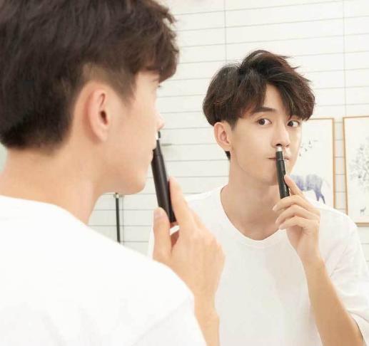 鼻毛长出来了正确处理方法,鼻毛长出来是拔掉还是剪掉