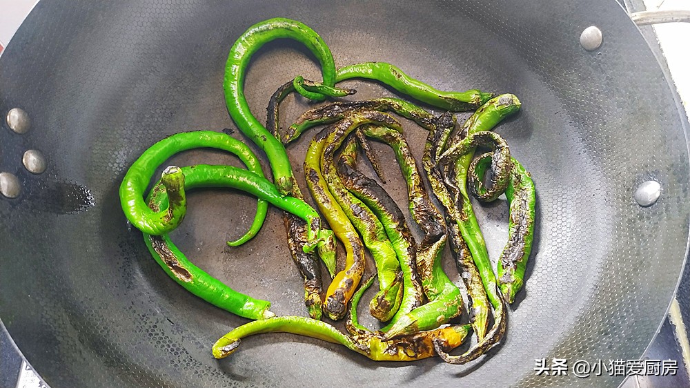 好吃又下饭的擂辣椒皮蛋测评,擂辣椒皮蛋超辣