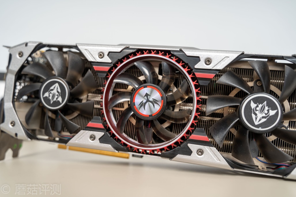 gtx1080ti,七彩虹1080ti和影驰1080ti大将